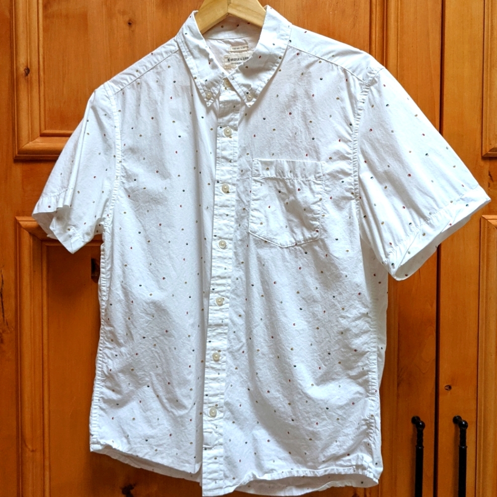 Bridge & Burn Slim Size M Button Down